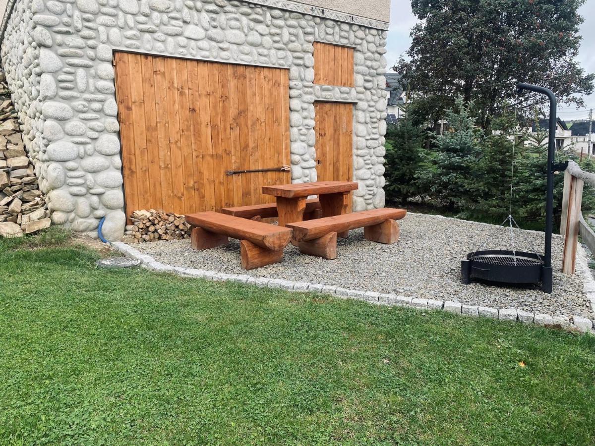 Osada Na Klinku Villa Зомб Екстериор снимка